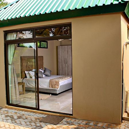 Zoe Bush Lodge Pretoria-Noord Exterior foto