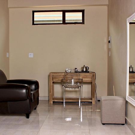 Zoe Bush Lodge Pretoria-Noord Exterior foto