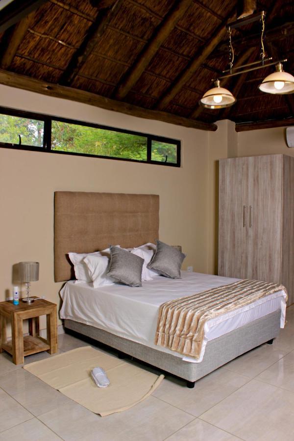 Zoe Bush Lodge Pretoria-Noord Exterior foto